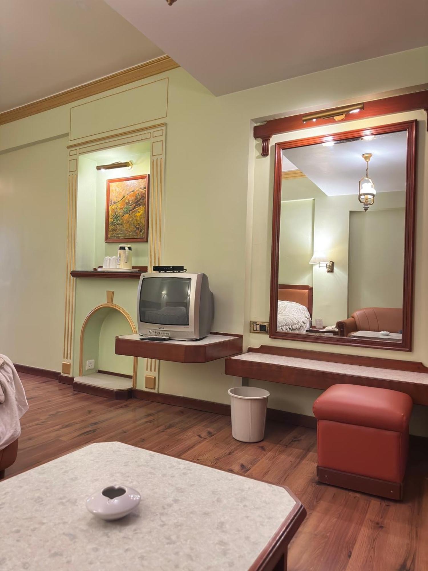 Hotel Nahar Nilgiris Утакаманд Экстерьер фото